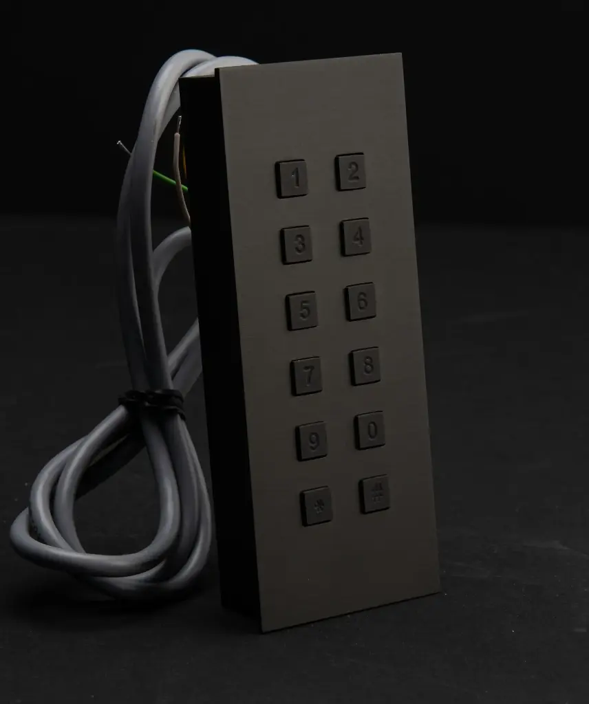 Access keypad Bronze fusil stand alone 2 relays + Wiegand surface mounted 51x136x25mm