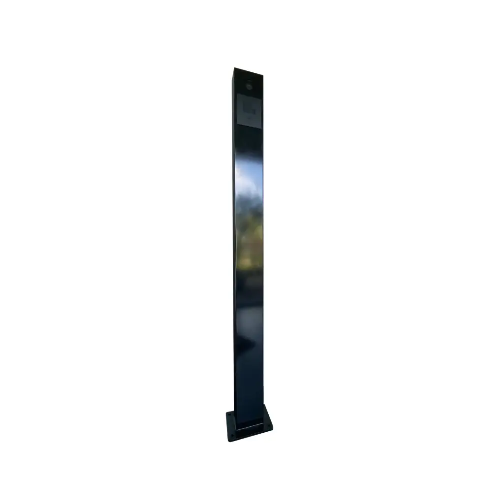 Colonne d'enregistrement pour interphone vidéo extérieur FT600 ou FT600K. Finition en structure noire mate RAL9005 avec dimensions 1700x140x80mm