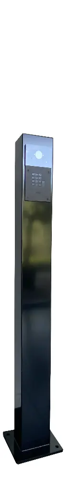 Aanmeldzuil voor FT600 of FT600K videofoon buitenpost. Afgewerkt in zwart structuur mat RAL9005 met afmeting 1300x140x80mm