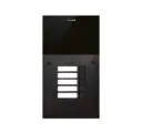 De FT600-5 is een parlofoon met 2 sip accounts, zwart geanodiseerd en beschikt over 5 drukknoppen. De meegeleverde behuizing laat toe het toestel zowel op-als inbouw te plaatsen. 216x116mm.